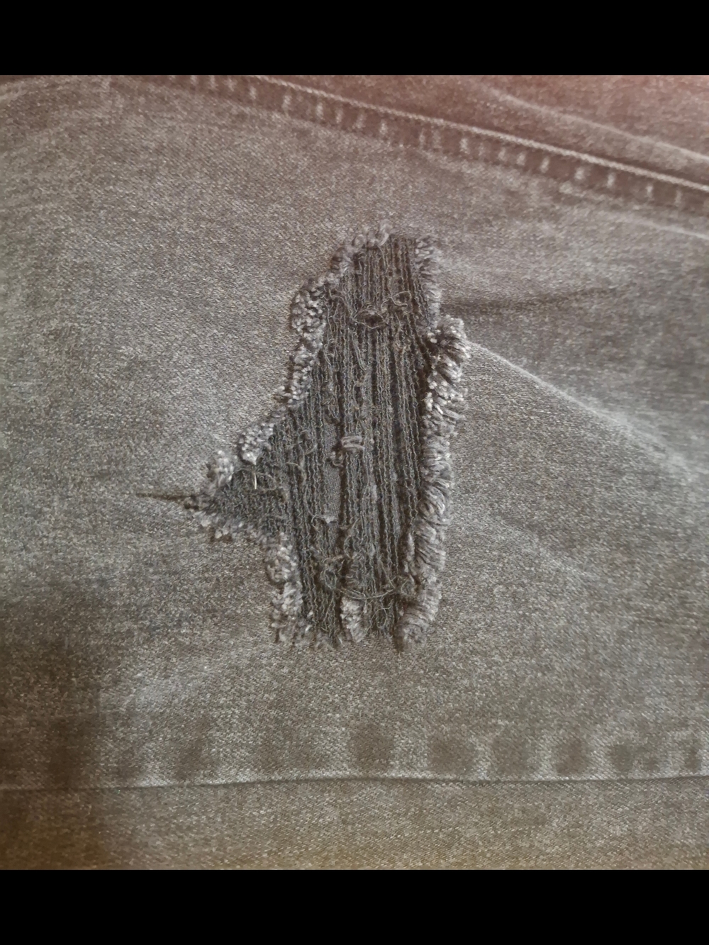 G By Giuliana Distressed Jeans - Picture 3 of 10